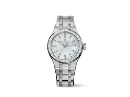 Maurice Lacroix Aikon Quarz Date Edelstahl 35mm weißes Perlmutt-Zifferblatt Metallband – Damenuhren Uhr mit Datum aus Edelstahl. Das Gehäuse ist rund und silber. Das Edelstahlarmband ist silber. Das Zifferblatt ist ein Index in weiß.