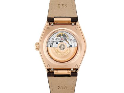 Frederique Constant Highlife Heart Beat Automatic Edelstahl Roségold-PVD 41mm silbernes Zifferblatt braunes Lederband – Herrenuhren Uhr ohne Datum aus Edelstahl, Kautschuk, Leder und PVD beschichtet. Das Gehäuse ist rund und roségold. Das Lederarmband ist braun. Das Zifferblatt ist ein Index in silber. – Ansicht 2