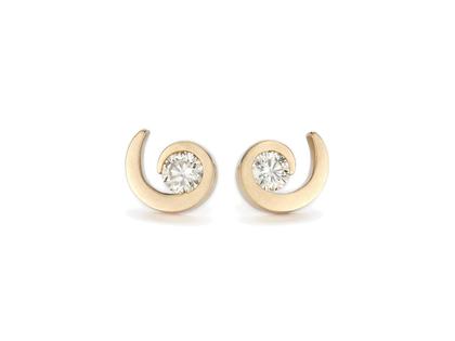 Angela Hübel Sternschnüppchen Ohrstecker Gelbgold mit Brillant 0,400ct – Ohrschmuck Ohrstecker aus 750 Gelbgold.