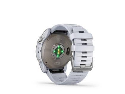 Garmin epix Pro Sapphire Titan 51 mm Kautschukband steinweiß – Herrenuhren Uhr Multifunktion aus DLC beschichtet, Kautschuk und Titan. Das Gehäuse ist rund und weiß. Das Kautschuk / Kunststoff / Silikon Armband ist weiß. Das Zifferblatt ist digital und schwarz. – Ansicht 6