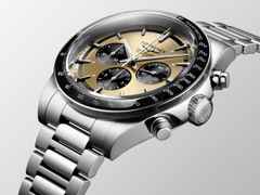 Longines Conquest Chronograph Automatik Edelstahl 42mm braunes Zifferblatt Metallband – Herrenuhren Chronograph aus Edelstahl und Keramik. Das Gehäuse ist rund und silber. Das Edelstahlarmband ist silber. Das Zifferblatt ist ein Index in braun. – Ansicht 3
