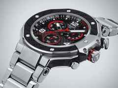 Tissot T-Race MotoGP                2022 Chronograph Limited Edition  Quarz – Herrenuhren Chronograph aus Edelstahl und PVD beschichtet. Das Gehäuse ist rund und silber. Das Edelstahlarmband ist silber. Das Zifferblatt ist arabisch Index und schwarz. – Ansicht 7
