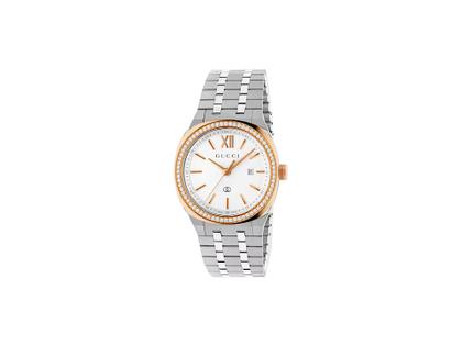 Gucci 25H Quarz Edelstahl PVD-Roségold 30mm weißes Zifferblatt Metallband YA163510 – Damenuhren Uhr mit Datum aus Edelstahl und PVD beschichtet. Das Gehäuse ist tonneauform und silber-roségold. Das Edelstahlarmband ist silber. Das Zifferblatt ist ein Index in weiß.