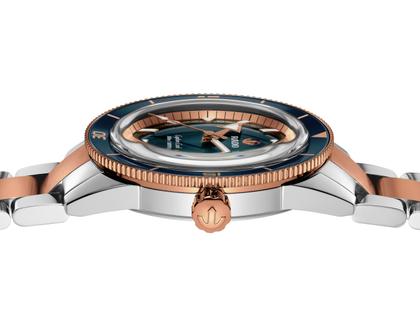 Rado Captain Cook Automatik Edelstahl 42mm roségold beschichtet blau Edelstahlband bicolor – Herrenuhren Uhr mit Datum aus Edelstahl und PVD beschichtet. Das Gehäuse ist rund und silber-roségold. Das Edelstahlarmband ist silber-roségold. Das Zifferblatt ist ein Index in grün. – Ansicht 3