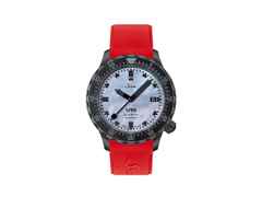 Sinn Spezialuhren U50 S Taucheruhr Automatik U‑Boot‑Stahl 41mm Perlmuttzifferblatt rotes Silikonband – Herrenuhren Uhr mit Datum aus Edelstahl und PVD beschichtet. Das Gehäuse ist rund und schwarz. Das Kautschuk / Kunststoff / Silikon Armband ist rot. Das Zifferblatt ist ein Index in schwarz.