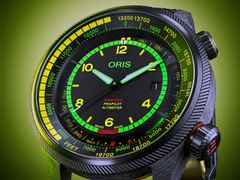 Oris ProPilot Altimeter "Mission Control" X Bamford Watch Department Automatik Karbon 47mm schwarzes Zifferblatt schwarzes Textilband Limited Edition – Herrenuhren Uhr mit Datum aus Carbon, Leder, PVD beschichtet und Titan. Das Gehäuse ist rund und schwarz. Das Textilarmband ist schwarz. Das Zifferblatt ist arabisch Index und schwarz. – Ansicht 9