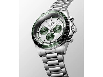 Longines Conquest Chronograph Automatik Edelstahl 42mm weiß-grünes Zifferblatt Metallband – Herrenuhren Chronograph aus Edelstahl und Keramik. Das Gehäuse ist rund und silber. Das Edelstahlarmband ist silber. Das Zifferblatt ist ein Index in silber. – Ansicht 2