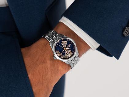 Hamilton Jazzmaster Open Heart Lady Automatik Edelstahl 36mm blaues Zifferblatt Metallband – Damenuhren Uhr ohne Datum aus Edelstahl. Das Gehäuse ist rund und silber. Das Edelstahlarmband ist silber. Das Zifferblatt ist ein Index in blau. – Ansicht 4