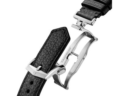 TAG Heuer Carrera Chronograph Tourbillon Automatik Edelstahl 42mm silbernes Zifferblatt schwarzes Lederband – Herrenuhren Chronograph aus Edelstahl und Leder. Das Gehäuse ist rund und silber. Das Lederarmband ist schwarz. Das Zifferblatt ist ein Index in silber. – Ansicht 4