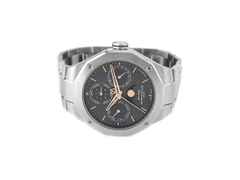 Juwelier Roller Baume & Mercier Riviera Ewiger Kalender Limited Edition Automatik Edelstahl 40mm graues Zifferblatt Metallband M0A10786 Full Set mit Garantie Occasion Neu – Herrenuhren Uhr mit Kalender aus Edelstahl. Das Gehäuse ist sonstige Form und silber. Das Edelstahlarmband ist silber. Das Zifferblatt ist römisch Index und grau.