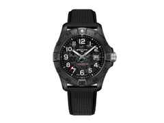Breitling Avenger Automatik 42 Night Mission Keramik schwarzes Zifferblatt schwarzes Lederband – Herrenuhren Uhr mit Datum aus Carbon, Edelstahl, Keramik und Titan. Das Gehäuse ist rund und schwarz. Das Lederarmband ist schwarz. Das Zifferblatt ist arabisch Index und schwarz.