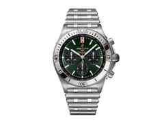 Breitling Chronomat B01 42 Automatik Edelstahl grünes Zifferblatt Metallband – Herrenuhren Chronograph aus Edelstahl. Das Gehäuse ist rund und silber. Das Edelstahlarmband ist silber. Das Zifferblatt ist ein Index in grün.