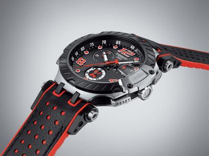 Tissot T-Race MotoGP               2020 / 2021 Chronograph Limited Edition Jorge Lorenzo Quarz – Herrenuhren Chronograph aus Edelstahl und PVD beschichtet. Das Gehäuse ist rund und silber. Das Lederarmband ist schwarz. Das Zifferblatt ist ein Index in schwarz. – Ansicht 2