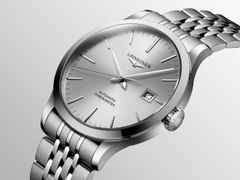 Longines Record Automatik Edelstahl 40mm silbernes Zifferblatt Metallband – Herrenuhren Uhr mit Datum aus Edelstahl. Das Gehäuse ist rund und silber. Das Edelstahlarmband ist silber. Das Zifferblatt ist ein Index in silber. – Ansicht 2