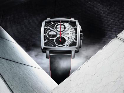 Union Glashütte Averin Chronograph Automatik Edelstahl 41mm schwarzes Zifferblatt schwarzes Lederband – Herrenuhren Chronograph aus Edelstahl. Das Gehäuse ist quadratisch und silber. Das Lederarmband ist schwarz. Das Zifferblatt ist ein Index in schwarz. – Ansicht 7