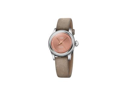 Oris Big Crown Pointer Date Automatik Edelstahl 29mm rosa Zifferblatt braunes Lederband – Damenuhren Uhr mit Datum aus Edelstahl. Das Gehäuse ist rund und silber. Das Lederarmband ist braun. Das Zifferblatt ist ohne Zeichen und rosa.