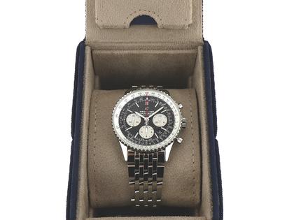 Breitling Navitimer B01 Chronograph 43 Automatik Edelstahl schwarzes Zifferblatt Metallband AB0121211B1A1 Full Set mit Garantie Occasion – Herrenuhren Chronograph aus Edelstahl. Das Gehäuse ist rund und silber. Das Edelstahlarmband ist silber. Das Zifferblatt ist ein Index in schwarz. – Ansicht 5