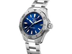 TAG Heuer Aquaracer Professional 200 Solargraph Quarz Edelstahl 40mm blaues Zifferblatt Metallband – Herrenuhren Uhr mit Datum aus Edelstahl. Das Gehäuse ist rund und silber. Das Edelstahlarmband ist silber. Das Zifferblatt ist ein Index in blau. – Ansicht 2