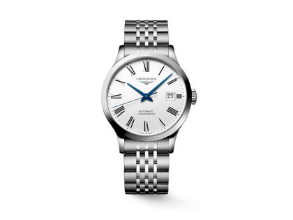 Longines Record Automatik Edelstahl 38,5mm weißes Zifferblatt Metallband – Herrenuhren Uhr mit Datum aus Edelstahl. Das Gehäuse ist rund und silber. Das Edelstahlarmband ist silber. Das Zifferblatt ist römisch und weiß.