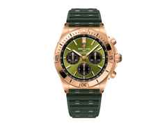 Breitling Chronomat B01 42 Giannis Antetokounmpo Automatik Rotgold grünes Zifferblatt grünes Kautschukband Limited Edition – Herrenuhren Chronograph aus 750 Rotgold und Kautschuk. Das Gehäuse ist rund und rotgold. Das Kautschuk / Kunststoff / Silikon Armband ist schwarz. Das Zifferblatt ist ein Index in grün.