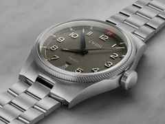 Oris ProPilot Date Automatik Edelstahl 41mm grünes Zifferblatt Metallband – Herrenuhren Uhr mit Datum aus Edelstahl. Das Gehäuse ist rund und silber. Das Edelstahlarmband ist silber. Das Zifferblatt ist arabisch und grün. – Ansicht 5