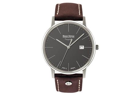Bruno Söhnle Glashütte Stuttgart I BIG Quarz grau Index Lederband braun – Herrenuhren Uhr mit Datum aus Edelstahl und Leder. Das Gehäuse ist rund und silber. Das Lederarmband ist braun. Das Zifferblatt ist ein Index in grau.