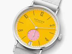 Nomos Glashütte Tangente 38 Datum "175 Years Watchmaking - Katzengold" Handaufzug Edelstahl gelbes Zifferblatt graues Textilband Glasboden – Herrenuhren Uhr mit Datum aus Edelstahl. Das Gehäuse ist rund und silber. Das Textilarmband ist grau. Das Zifferblatt ist arabisch Index und gelb. – Ansicht 4