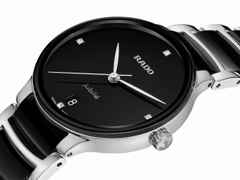 Rado Centrix Diamonds Quarz Edelstahl 35mm schwarzes Zifferblatt mit Brillanten schwarzes Keramikband – Damenuhren Uhr mit Datum aus Edelstahl und Keramik. Das Gehäuse ist rund und silber. Das Keramikarmband ist schwarz. Das Zifferblatt ist ein Index in schwarz. – Ansicht 2