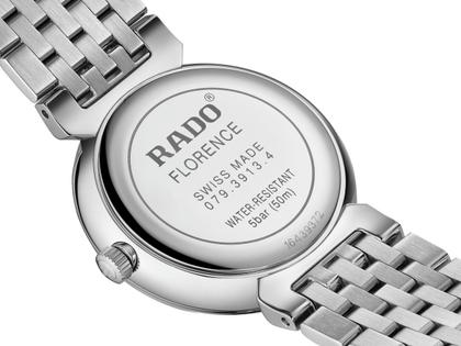 Rado Florence Classic Diamonds Quarz Edelstahl 30 mm schwarz Edelstahlband – Damenuhren Uhr mit Datum aus Edelstahl. Das Gehäuse ist rund und silber. Das Edelstahlarmband ist silber. Das Zifferblatt ist ein Index in schwarz. – Ansicht 4