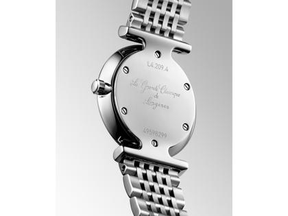 Longines La Grande Classique Quarz Edelstahl 24mm weißes Perlmutt-Zifferblatt mit Damenuhr Metallband – Damenuhren Uhr ohne Datum aus Edelstahl und PVD beschichtet. Das Armband ist ein Edelstahlarmband. Der Zifferblatt ist ein Index. – Ansicht 3