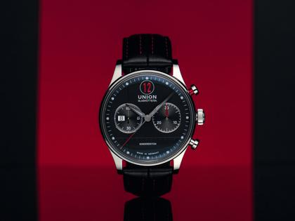 Union Glashütte Noramis Chronograph Paul Pietsch Sonderedition Automatik Edelstahl 42mm schwarzes Zifferblatt schwarzes Lederband – Herrenuhren Chronograph aus Edelstahl. Das Gehäuse ist rund und silber. Das Lederarmband ist schwarz. Das Zifferblatt ist arabisch Index und schwarz. – Ansicht 6