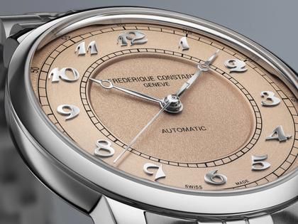Frederique Constant Classics Premiere Automatik Edelstahl 38,5mm beiges Zifferblatt Metallband – Herrenuhren Uhr ohne Datum aus Edelstahl. Das Gehäuse ist rund und silber. Das Edelstahlarmband ist silber. Das Zifferblatt ist arabisch und beige. – Ansicht 5