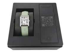 Maurice Lacroix Fiaba Square Quarz Edelstahl 24x34mm Perlmutt-Zifferblatt grünes Lederband FA1205-SS001-160-5 Full Set mit Garantie Occasion – Damenuhren Uhr ohne Datum aus Edelstahl. Das Gehäuse ist rechteckig und silber. Das Lederarmband ist grün. Das Zifferblatt ist römisch und weiß. – Ansicht 5