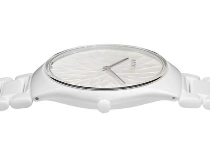 Rado True Thinline X Great Gardens of the World - Chapter 9 "Araukarie" Automatik Hightech-Keramik weiß – Damenuhren Uhr ohne Datum aus Keramik und Titan. Das Gehäuse ist rund und weiß. Das Keramikarmband ist weiß. Das Zifferblatt ist ohne Zeichen und weiß. – Ansicht 3