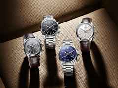 TAG Heuer Carrera Chronograph Automatik Edelstahl 42mm blaues Zifferblatt Metallband – Herrenuhren Chronograph aus Edelstahl und Keramik. Das Gehäuse ist rund und silber. Das Edelstahlarmband ist silber. Das Zifferblatt ist ein Index in blau. – Ansicht 4