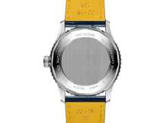 Breitling Navitimer Automatic GMT 41 Chronometer Edelstahl eisblaues Zifferblatt blaues Lederband – Herrenuhren Uhr mit Datum aus Edelstahl. Das Gehäuse ist rund und silber. Das Lederarmband Kroko / Alligator ist blau. Das Zifferblatt ist ein Index in blau. – Ansicht 2
