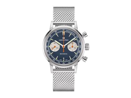 Hamilton American Classic Intra-Matic Chronograph H Handaufzug Edelstahl 40mm blaues Zifferblatt braunes Lederband – Herrenuhren Chronograph aus Edelstahl. Das Gehäuse ist rund und silber. Das Lederarmband ist braun. Das Zifferblatt ist ein Index in blau. – Ansicht 2