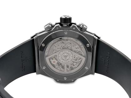 Juwelier Roller Hublot Big Bang Unico Black Magic Automatik Keramik 42mm schwarz Kautschukband 441.CI.1170.RX Full Set Occasion – Herrenuhren Uhr mit Datum aus Keramik und Titan. Das Gehäuse ist rund und schwarz. Das Kautschuk / Kunststoff / Silikon Armband ist schwarz. Das Zifferblatt ist arabisch Index und transparent. – Ansicht 2