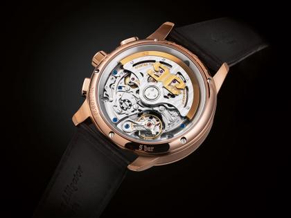Glashütte Original Senator Chronograph Panoramadatum Automatik Rotgold 42mm weißes Zifferblatt schwarzes Lederband – Herrenuhren Chronograph aus 750 Rotgold. Das Gehäuse ist rund und roségold. Das Lederarmband Kroko / Alligator ist schwarz. Das Zifferblatt ist römisch und weiß. – Ansicht 4