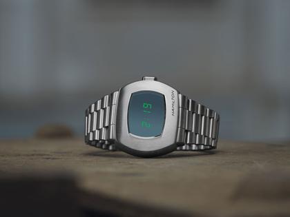 Hamilton PSR Edelstahl grünes Display – Herrenuhren Uhr ohne Datum aus Edelstahl. Das Gehäuse ist sonstige Form und silber. Das Edelstahlarmband ist silber. Das Zifferblatt ist digital und schwarz. – Ansicht 2