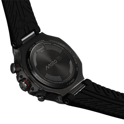 Tissot T-Race MotoGP                    2026 Chronograph Limited Edition Quarz Edelstahl 45mm schwarz-rotes Zifferblatt schwarzes Silikonband – Herrenuhren Chronograph aus Edelstahl und PVD beschichtet. Das Gehäuse ist rund und schwarz. Das Kautschuk / Kunststoff / Silikon Armband ist schwarz. Das Zifferblatt ist ein Index in schwarz. – Ansicht 3