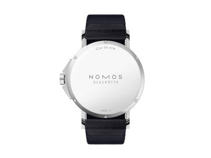 Nomos Glashütte Ahoi neomatik 38 Datum Sky Automatik Edelstahl himmelblaues Zifferblatt dunkelblaues Textilband Stahlboden – Herrenuhren Uhr mit Datum aus Edelstahl. Das Gehäuse ist rund und silber. Das Textilarmband ist blau. Das Zifferblatt ist arabisch Index und blau. – Ansicht 2