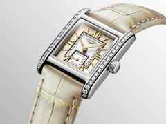 Longines DolceVita   Mini Quarz Edelstahl 22x29mm Brillantbesatz gelbes Zifferblatt gelbes Lederband – Damenuhren Uhr ohne Datum aus Edelstahl, Leder und vergoldet. Das Gehäuse ist rechteckig und silber. Das Lederarmband Kroko / Alligator ist gelb. Das Zifferblatt ist römisch und gelb. – Ansicht 3
