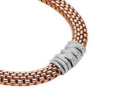 Fope Panorama Collier Roségold mit Brillanten – Halsschmuck Collier aus 750 Rotgold.