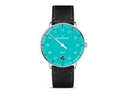 Damenuhren Uhr mit Datum aus Edelstahl und Leder. Das Gehäuse ist rund und silber. Das Lederarmband ist schwarz. Das Zifferblatt ist arabisch und blau.
