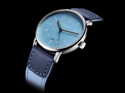 Sternglas Lumatik Automatik Edelstahl 38mm hellblaues Zifferblatt hellblaues Textilband – Herrenuhren Uhr mit Datum aus Edelstahl und Leder. Das Gehäuse ist rund und silber. Das Textilarmband ist blau. Das Zifferblatt ist arabisch Index und blau. – Ansicht 6
