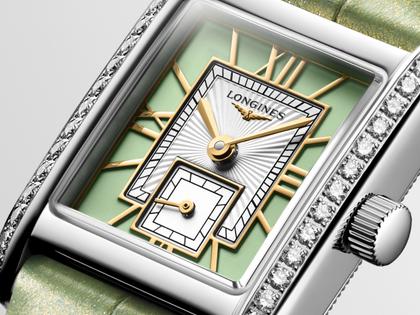 Longines DolceVita   Mini Quarz Edelstahl 22x29mm Brillantbesatz grünes Zifferblatt grünes Lederband – Damenuhren Uhr ohne Datum aus Edelstahl, Leder und vergoldet. Das Gehäuse ist rechteckig und silber. Das Lederarmband Kroko / Alligator ist grün. Das Zifferblatt ist römisch und grün. – Ansicht 2