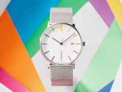 Junghans FORM Quarz Edelstahl 39mm weißes Zifferblatt Metallband – Herrenuhren Uhr mit Datum aus Edelstahl. Das Gehäuse ist rund und silber. Das Edelstahlarmband ist silber. Das Zifferblatt ist ein Index in weiß. – Ansicht 3