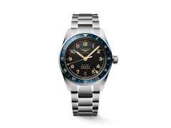 Longines Spirit Zulu Time Automatik Edelstahl 39mm schwarzes Zifferblatt Metallband – Herrenuhren Uhr mit Datum aus Edelstahl. Das Gehäuse ist rund und silber. Das Edelstahlarmband ist silber. Das Zifferblatt ist arabisch Index und schwarz.