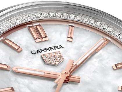 TAG Heuer Carrera Date Automatik Edelstahl 36mm weißes Perlmutt-Zifferblatt mit Brillanten Metallband – Damenuhren Uhr mit Datum aus Edelstahl. Das Gehäuse ist rund und silber. Das Edelstahlarmband ist silber. Das Zifferblatt ist ein Index in weiß. – Ansicht 5